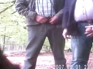 Bi - Schwanz - geiles wichsen im Wald - Gay