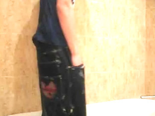 Horny guy jerking off in the bathtub
