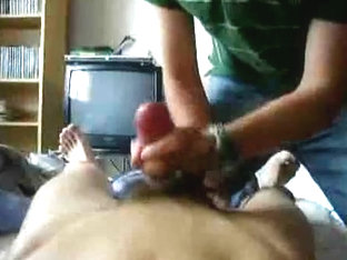 Harry doing a super cool handjob