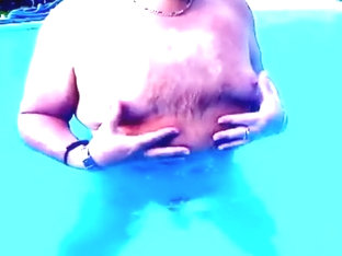 Moving to Katy Perry naked in pool