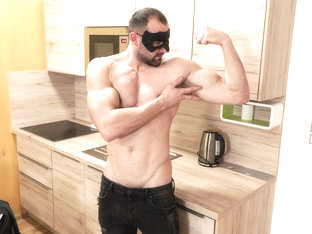 Obaid in Obaid the Gentle Giant - MaskUrbate