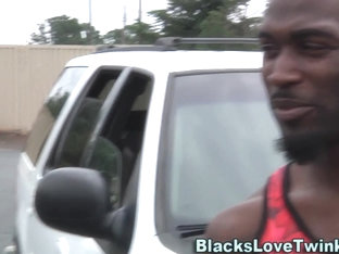 Hunk rides black schlong
